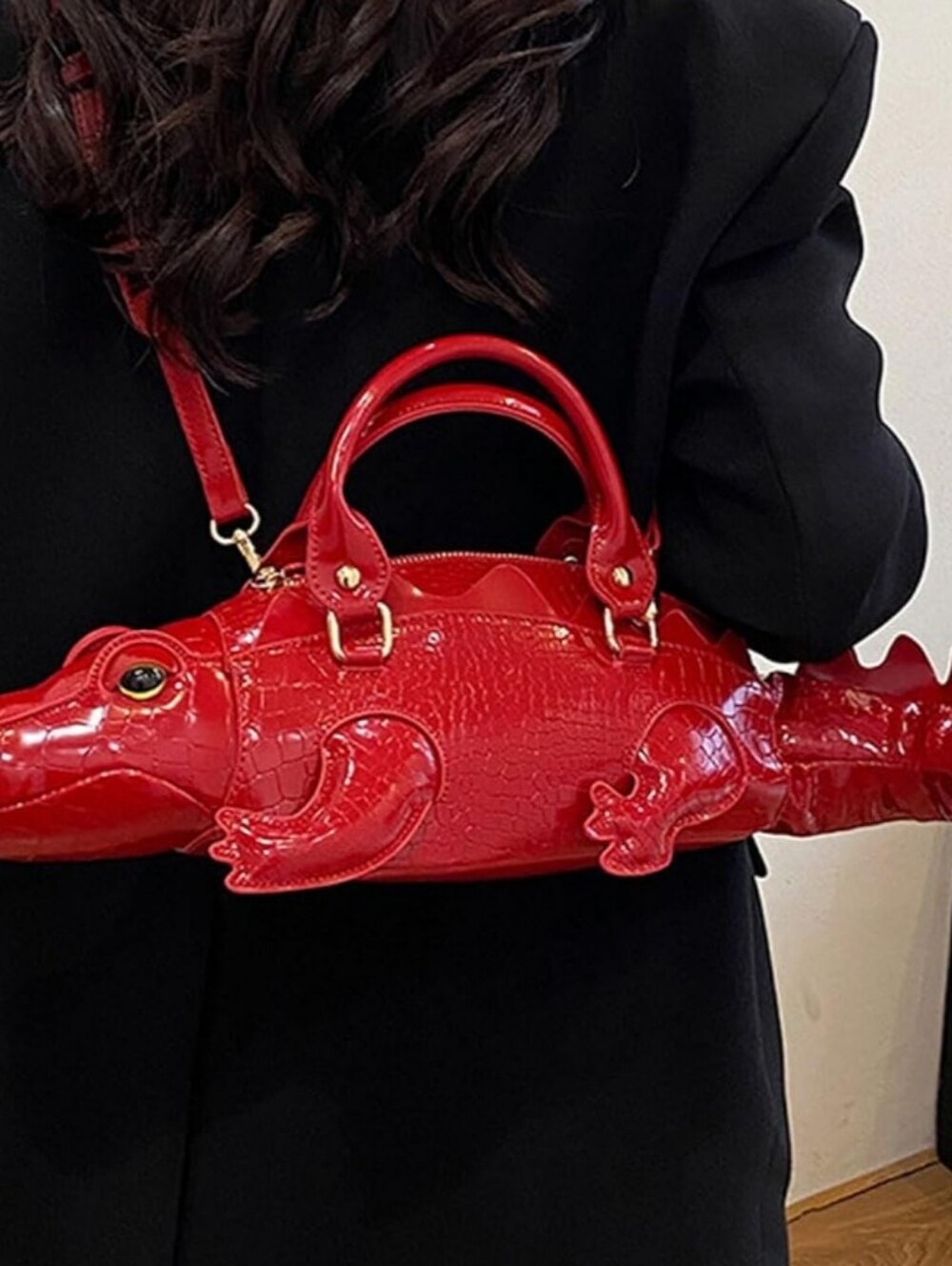 🐊🐊🐊Red Crocodile Shaped Patent Leather Handbag w/strap Novelty Statement!
